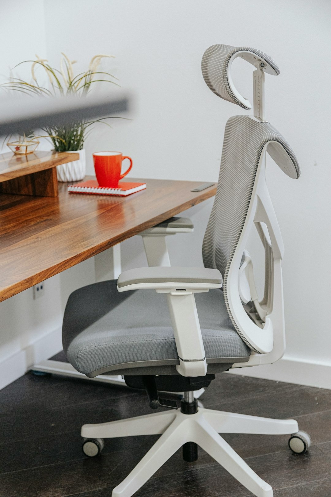 Use Sustainable Office Furniture