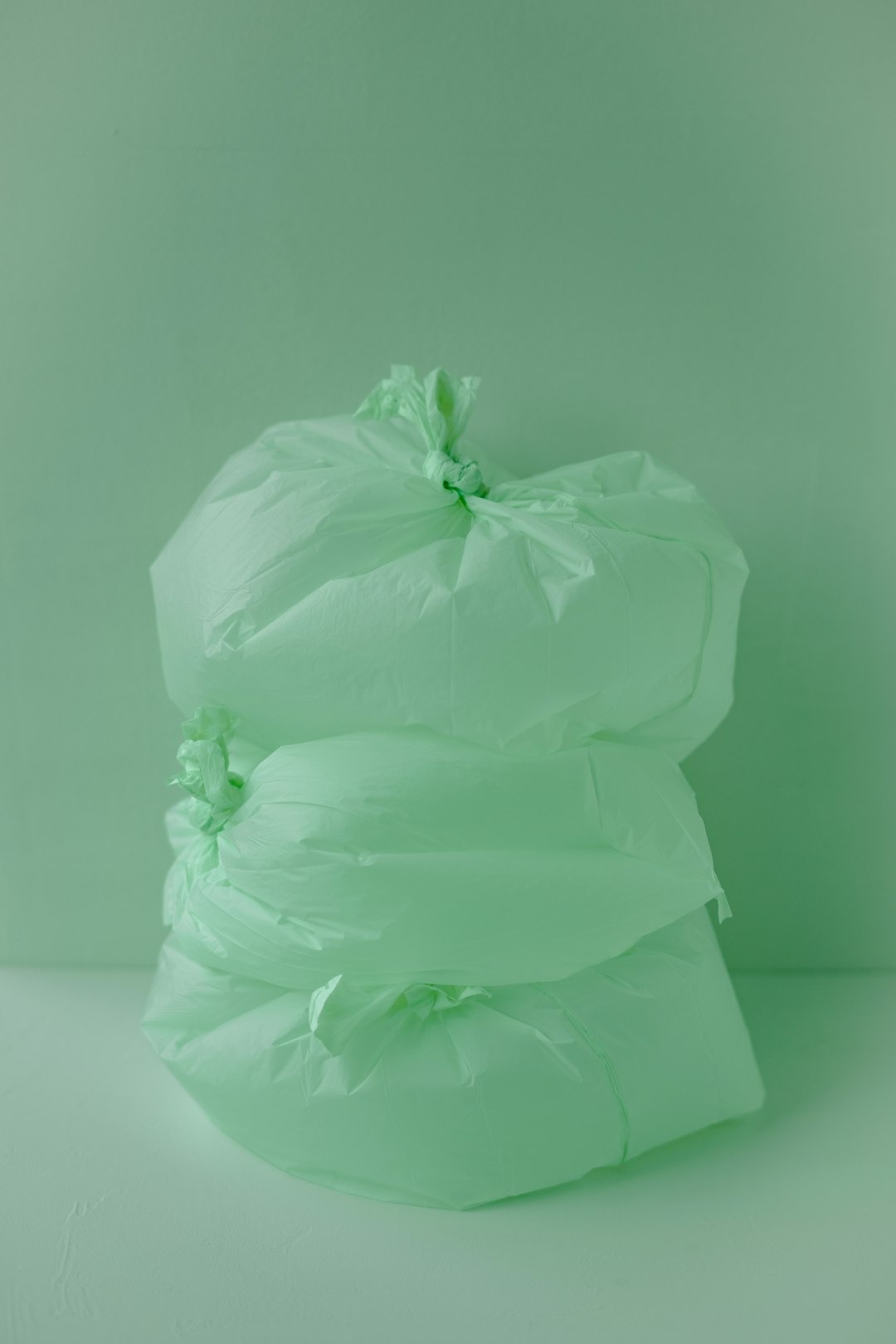 Use Biodegradable Pet Waste Bags